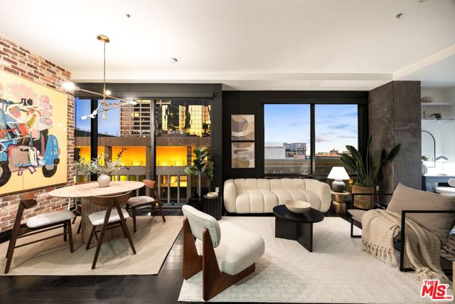 Property photo of 655 S Hope ST