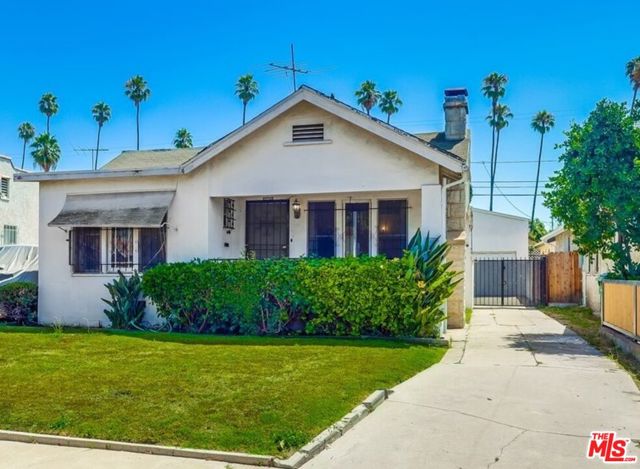 Property photo of 3868 3rd AV