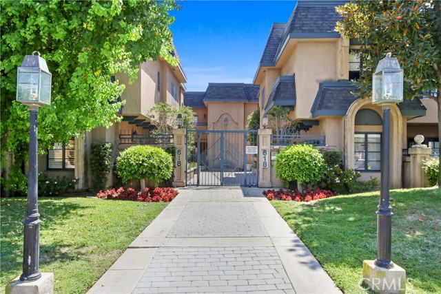 Property photo of 618 Fairview AV
