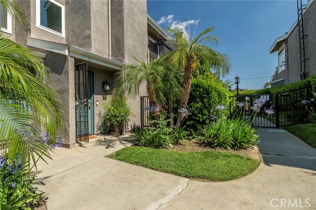 Property photo of 23549 Victory Blvd.
