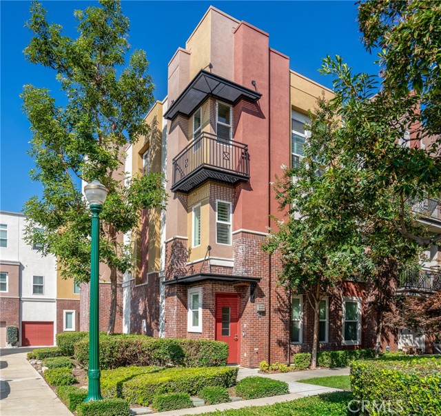 Property photo of 630 W 1st ST