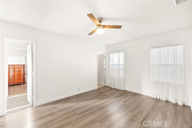 Property photo of 1517 W Grand AV
