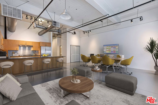 Property photo of 1130 S Flower ST