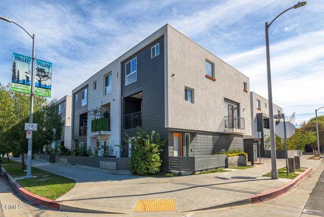 Property photo of 11594 Riverside DR