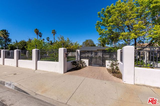 Property photo of 17349 Saticoy ST