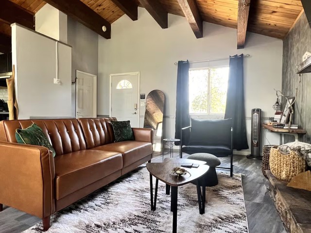 Property photo of 33080 Robin LN