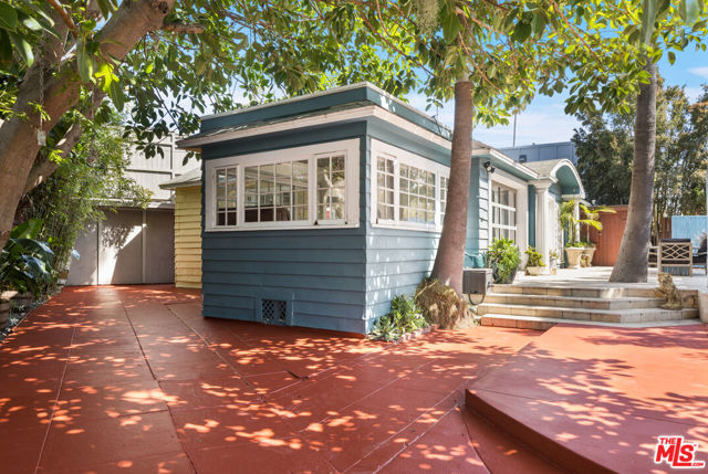 Property photo of 837 Venice BL