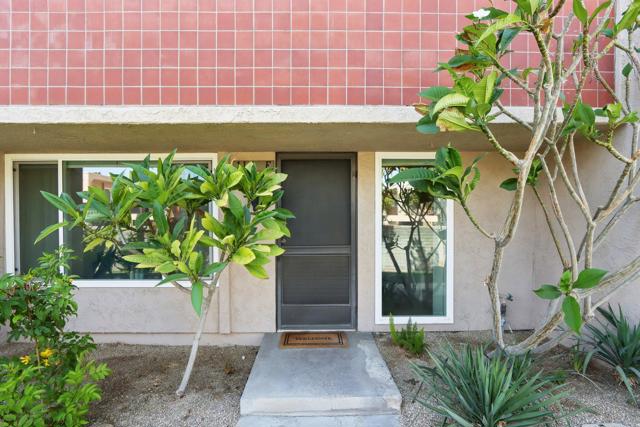Property photo of 110 E Via Escuela