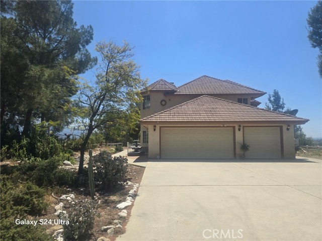 Property photo of 40405 Avenida Trebolo