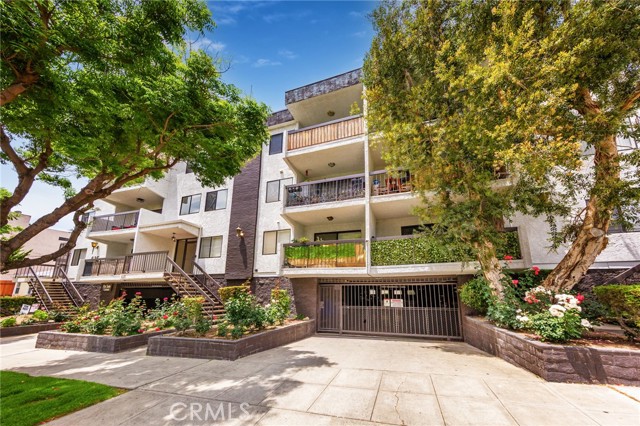 Property photo of 635 E Elmwood AV