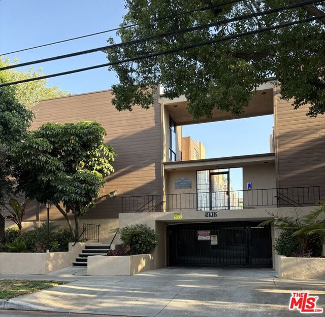 Property photo of 14912 Dickens ST