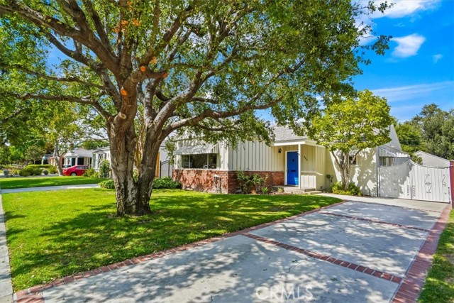 Property photo of 446 S Griffith Park DR