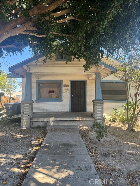 Property photo of 1901 S Broadway