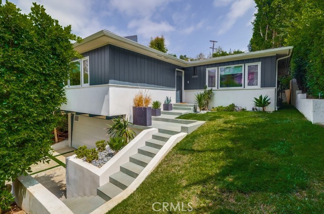 Property photo of 10818 Fruitland DR