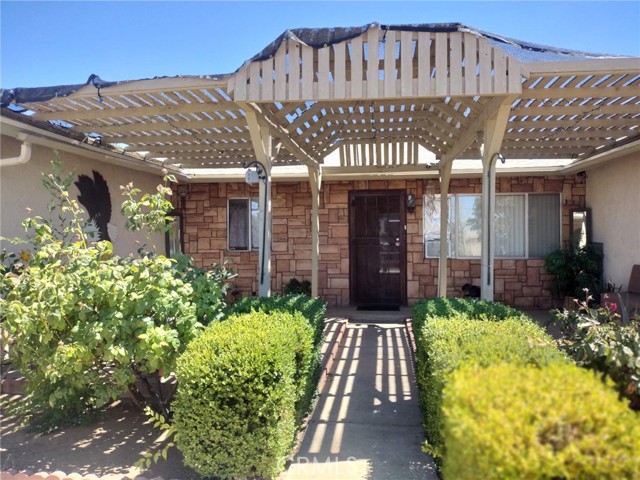 Property photo of 18199 Eucalyptus ST