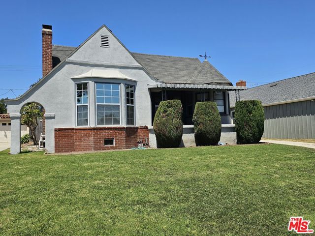 Photo of 227 W Fairview Bl