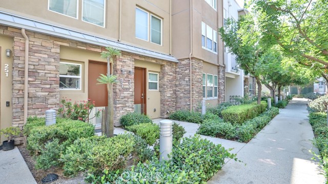 Photo of 253 E Jeanette Ln