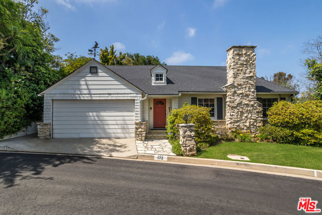 Property photo of 172 S Woodburn DR