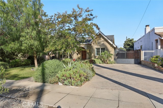 Property photo of 1437 Raymond AV
