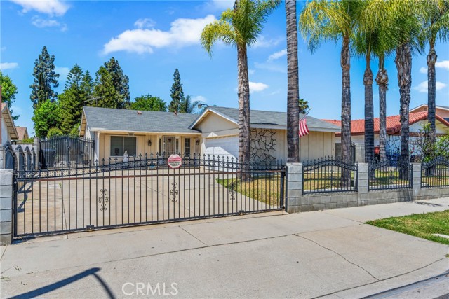 Property photo of 1620 S Cypress AV
