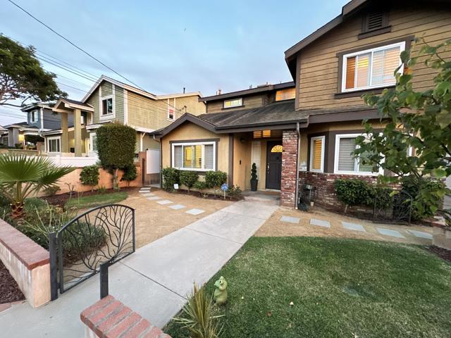 Property photo of 1812 Clark LN