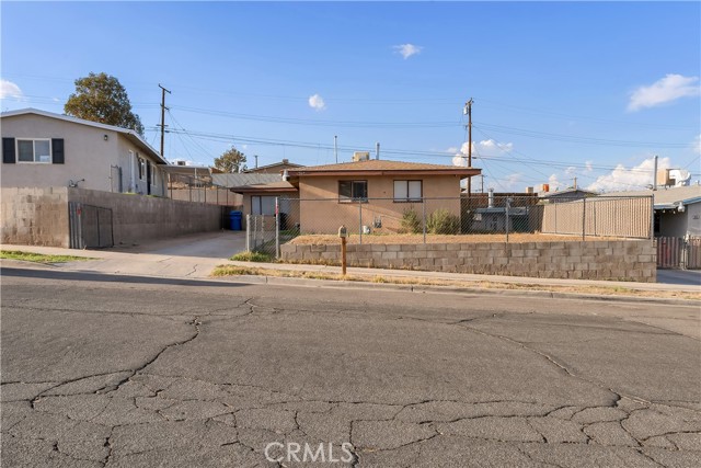 Property photo of 937 E Elizabeth St