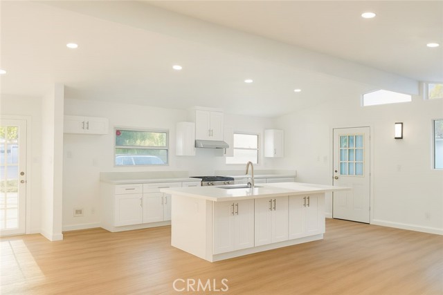 Property photo of 1019 W Pine