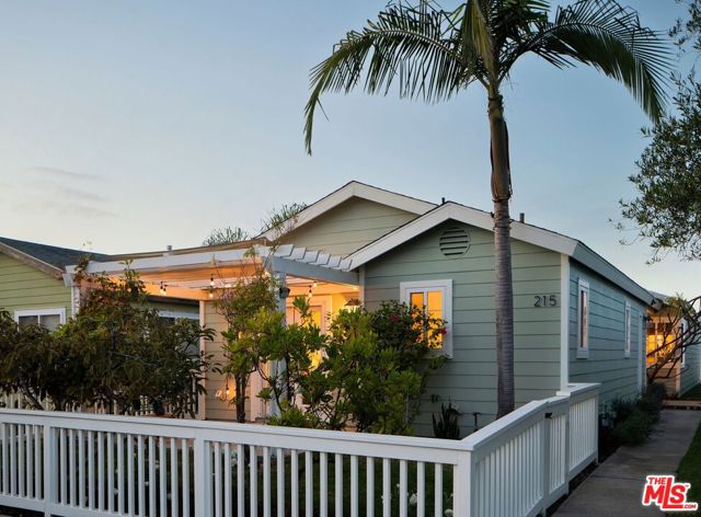 Photo of 215 Portland Av