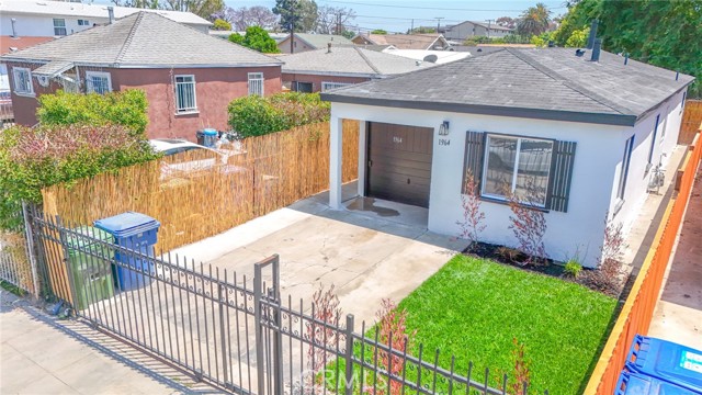 Property photo of 1964 E 114th ST