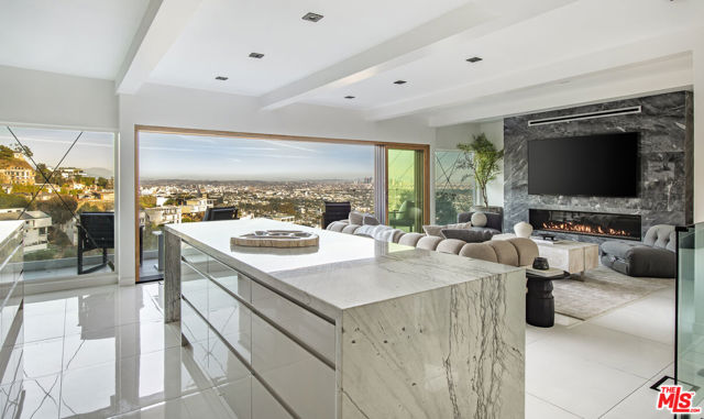 Property photo of 8638 Hollywood BL