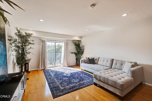 Photo of 159 W Green St