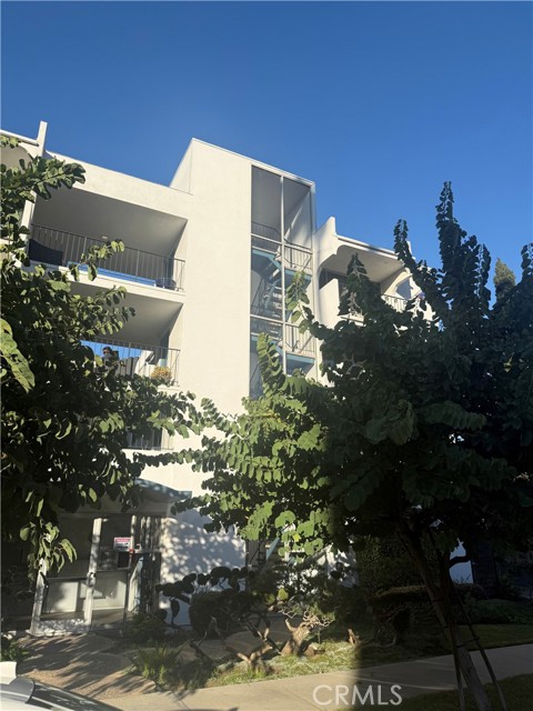 Property photo of 2101 E 2nd St