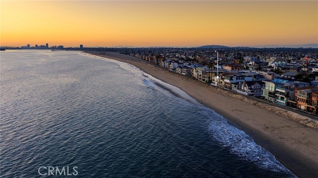 Property photo of 10 66th PL