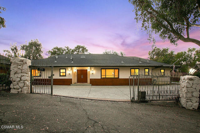 Property photo of 5156 Dumont PL