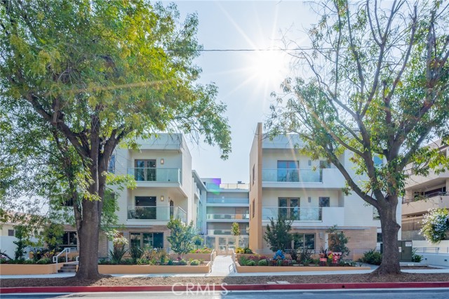 Property photo of 137 S Wilson AV