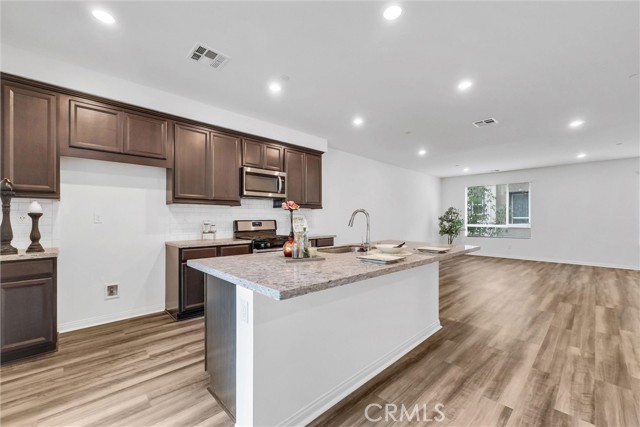 Property photo of 1138 Tangerine DR