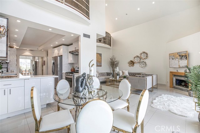 Property photo of 13331 Moorpark ST