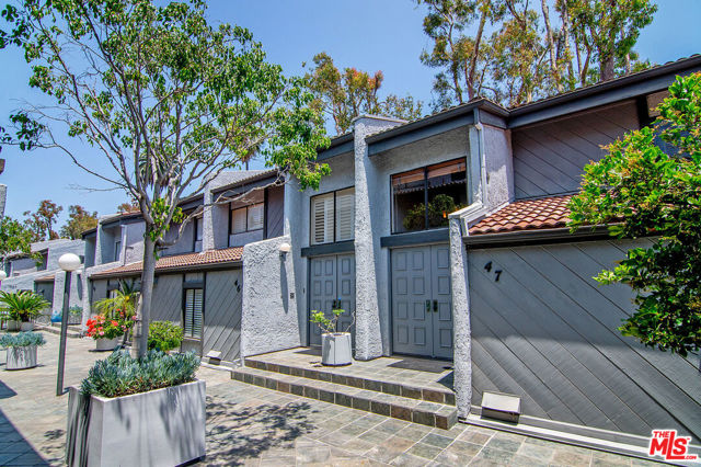 Property photo of 1937 S Beverly Glen BL