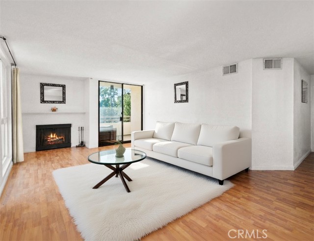 Property photo of 911 N Kings RD