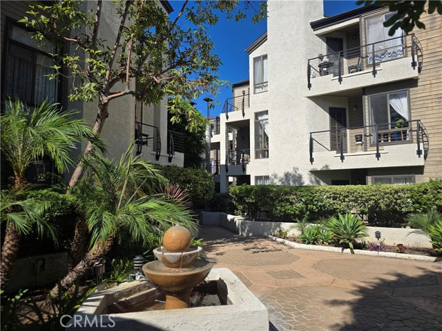 Property photo of 437 E Palm