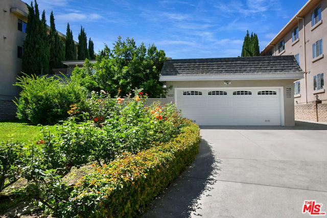 Property photo of 14128 Dickens ST