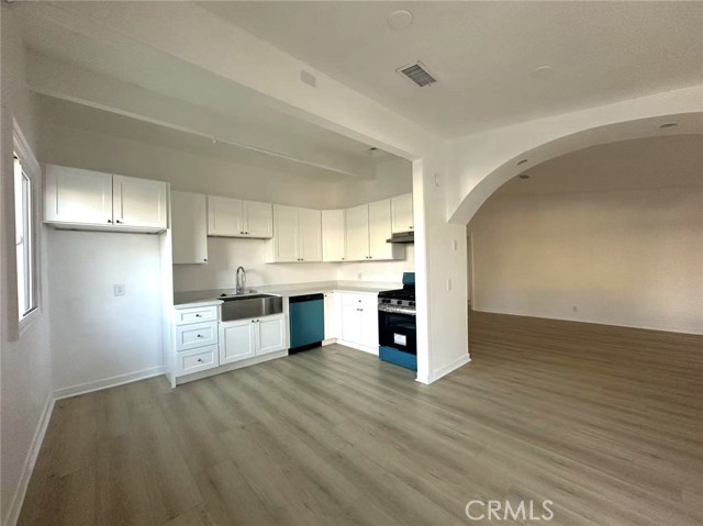 Property photo of 1909 E Walnut Creek