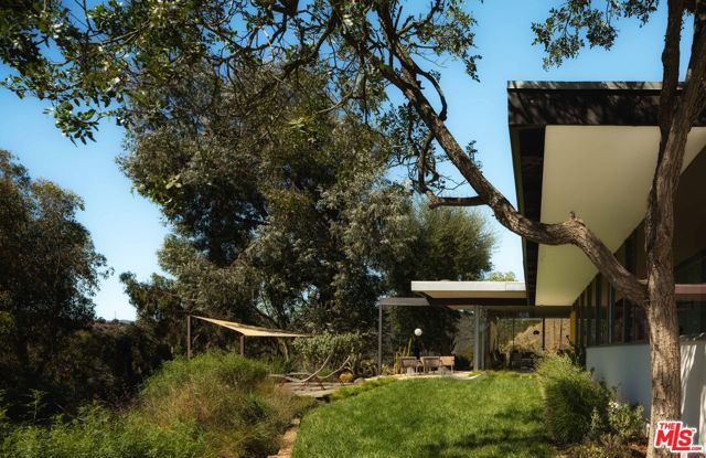 Property photo of 1531 N Tigertail RD