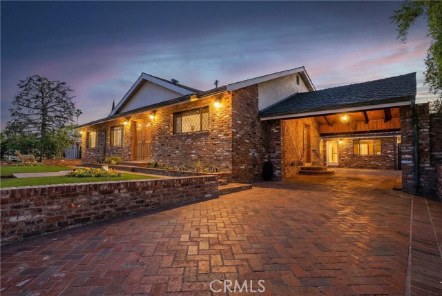 Photo of 10835 Petit Av