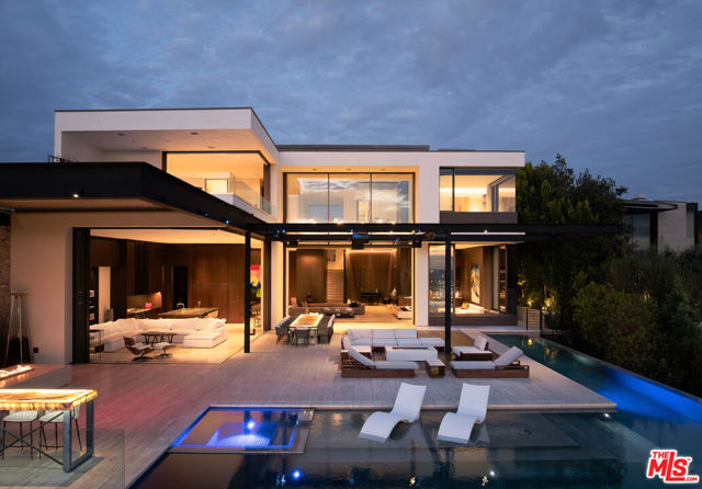 Property photo of 1305 Collingwood PL