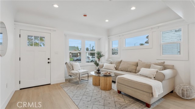 Property photo of 1530 W 51st PL