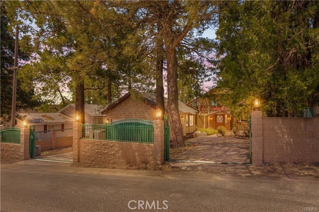 Photo of 1954 Nob Hill Dr
