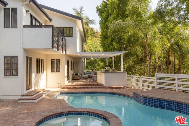 Property photo of 2625 Nichols Canyon RD