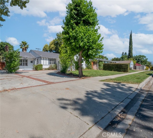 Property photo of 6535 Comanche AV