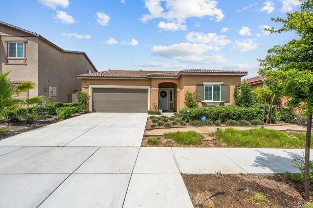 Property photo of 34349 Solstice ST